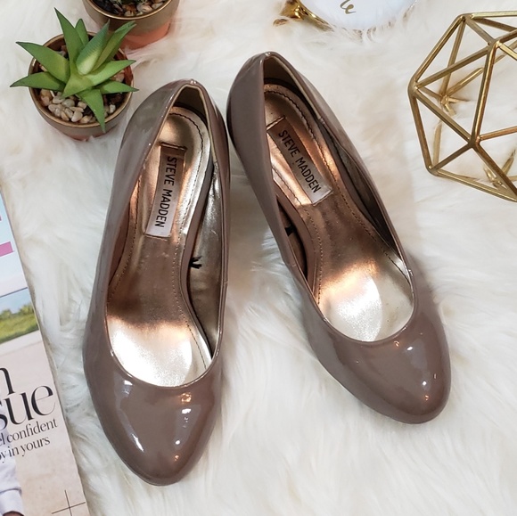 Steve Madden Taupe High Heels Size 7.5M GUC - Picture 7 of 7